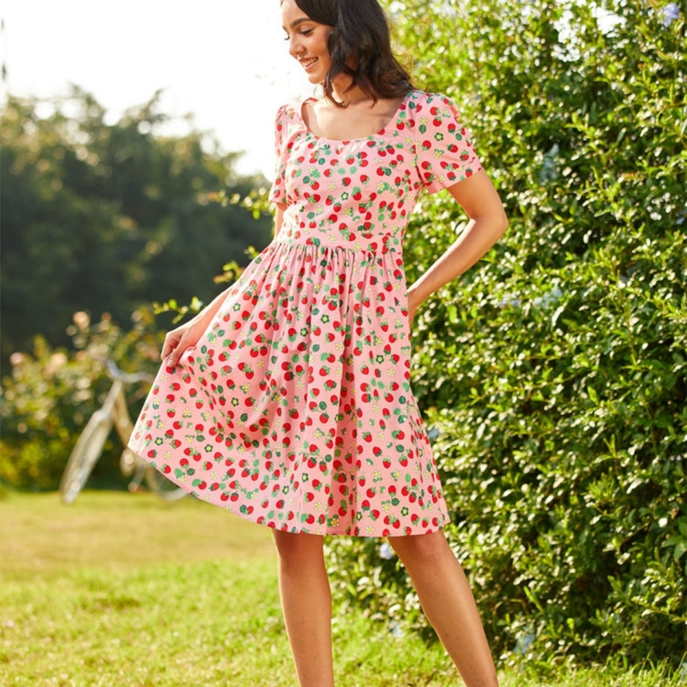 Modcloth Strawberry Print Pink A-line Dress With Pockets! 100% Cotton!